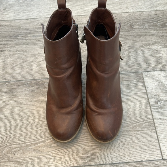 Women’s High Heel Boots - Picture 2 of 6